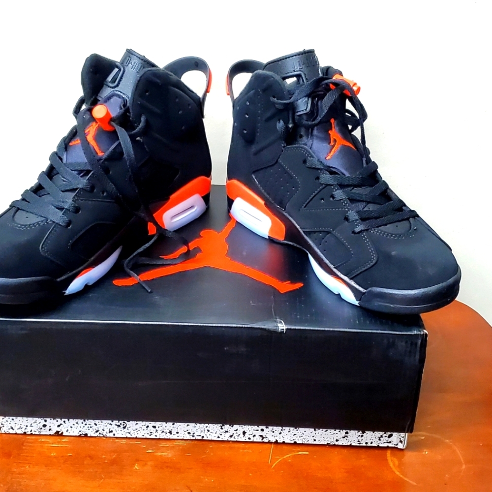Product Name: Nike Air Jordan 6 Retro Black Infrared (2019) - Picture 2 of 10